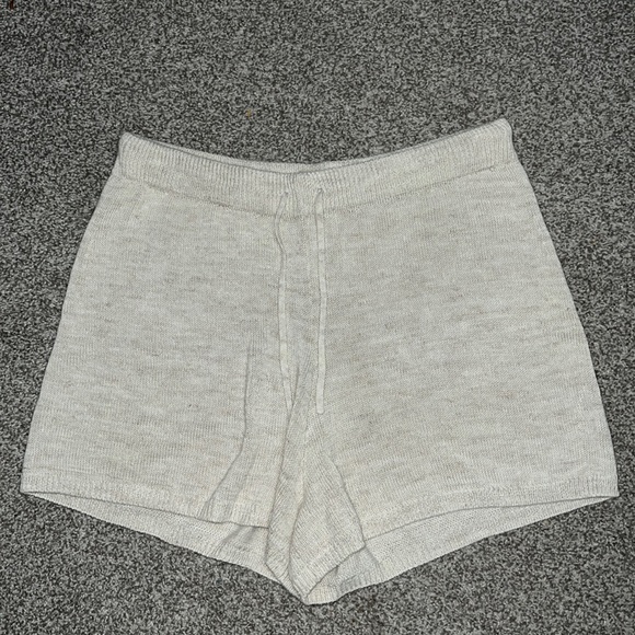 Knitted khaki colored shorts, size Large. Purchased from H&M. - Picture 1 of 2